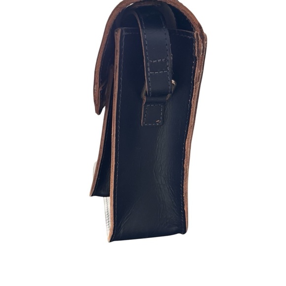 Mark and Graham Navy Leather Messenger Bag Work Travel Crossbody - Picture 8 of 13